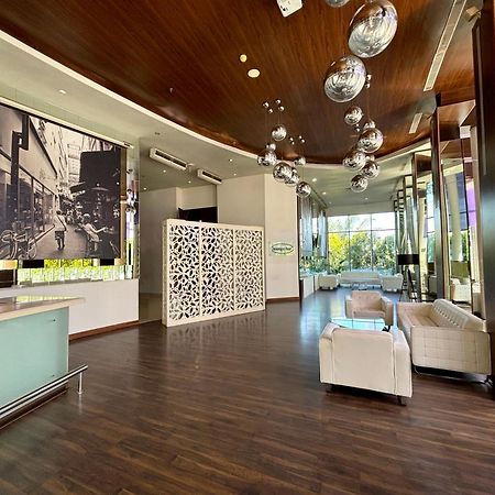 Novotel Banjarmasin Airport Banjarbaru Buitenkant foto