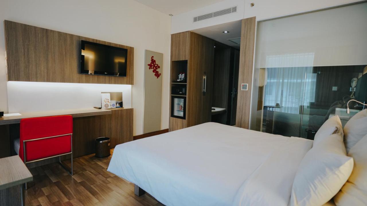 Novotel Banjarmasin Airport Banjarbaru Buitenkant foto